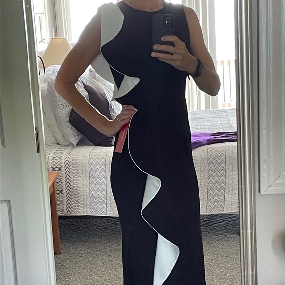 Carmen Marc Valvo Black and White Ruffle Gown - Picture 1 of 10